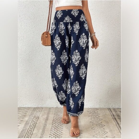 Blue  Floral Print Elastic Waist Carrot  Pants - Picture 3 of 3